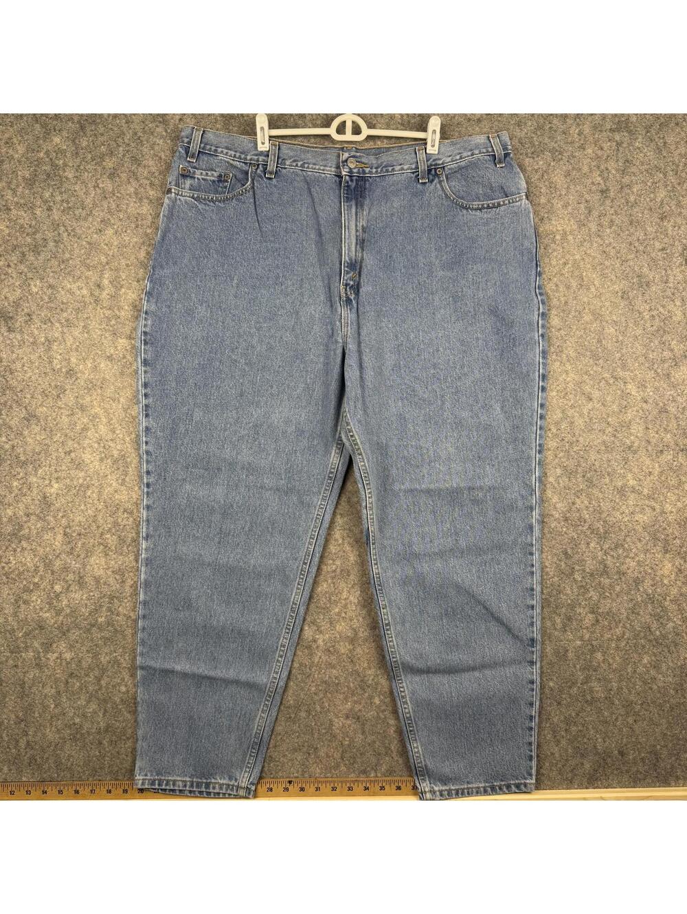 Levi’s 550 Women’s Relaxed Fit Tapered Leg Light Wash Blue Jeans Size 24S 29”